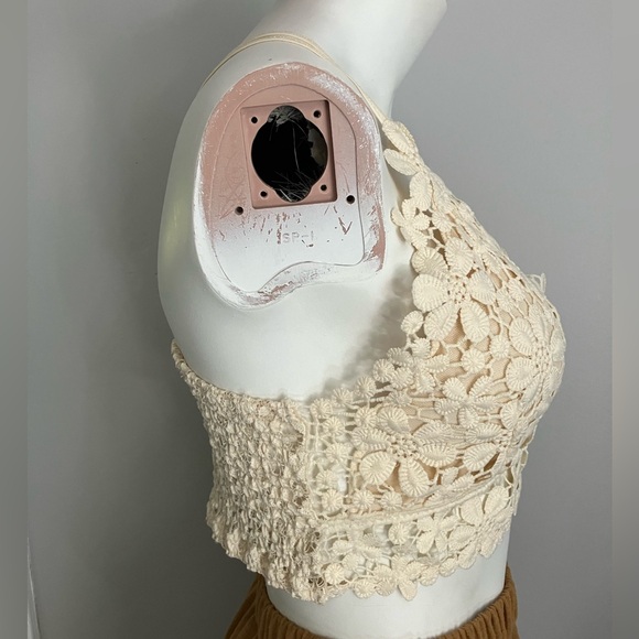 Lace crop top in size large. - Picture 6 of 8